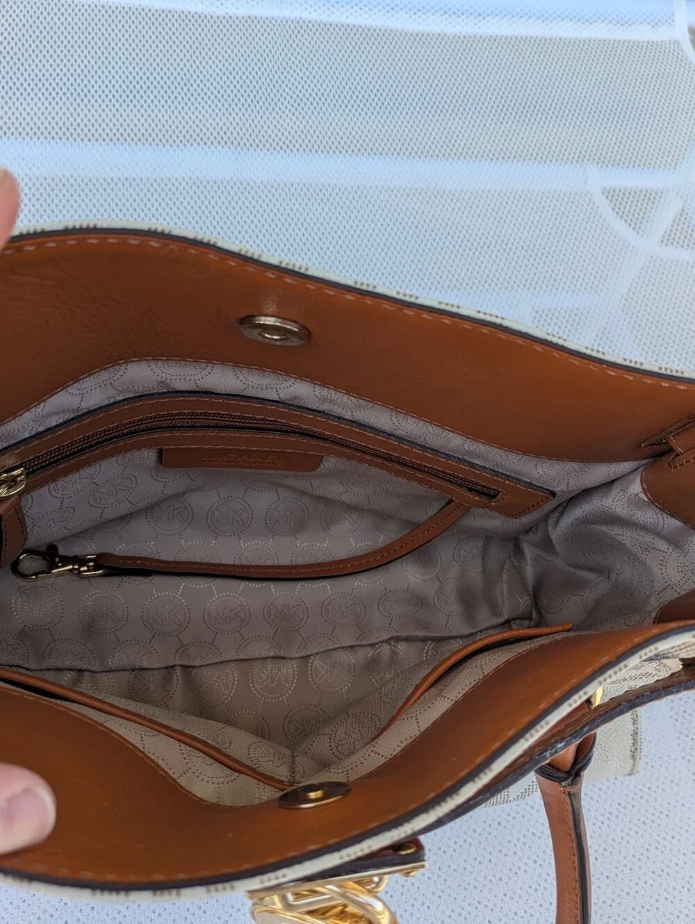 Michael Kors Hamilton Monogram Satchel - White/Tan - Super Clean